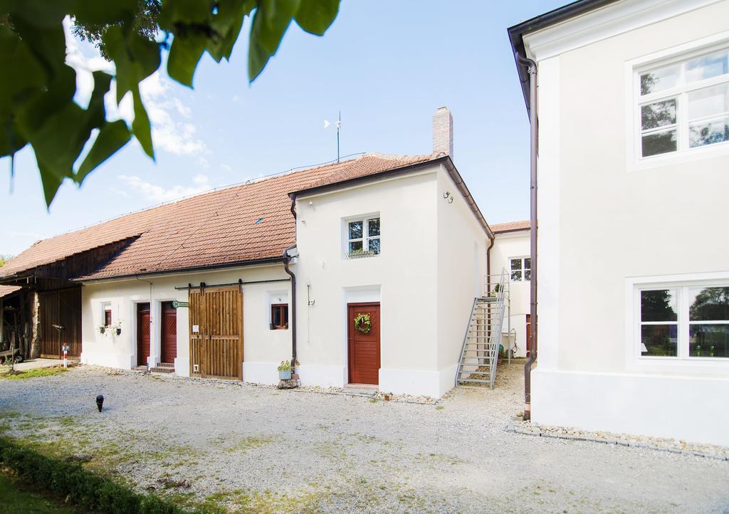 Historischer Pfarrhof Niederleierndorf Langquaid Номер фото